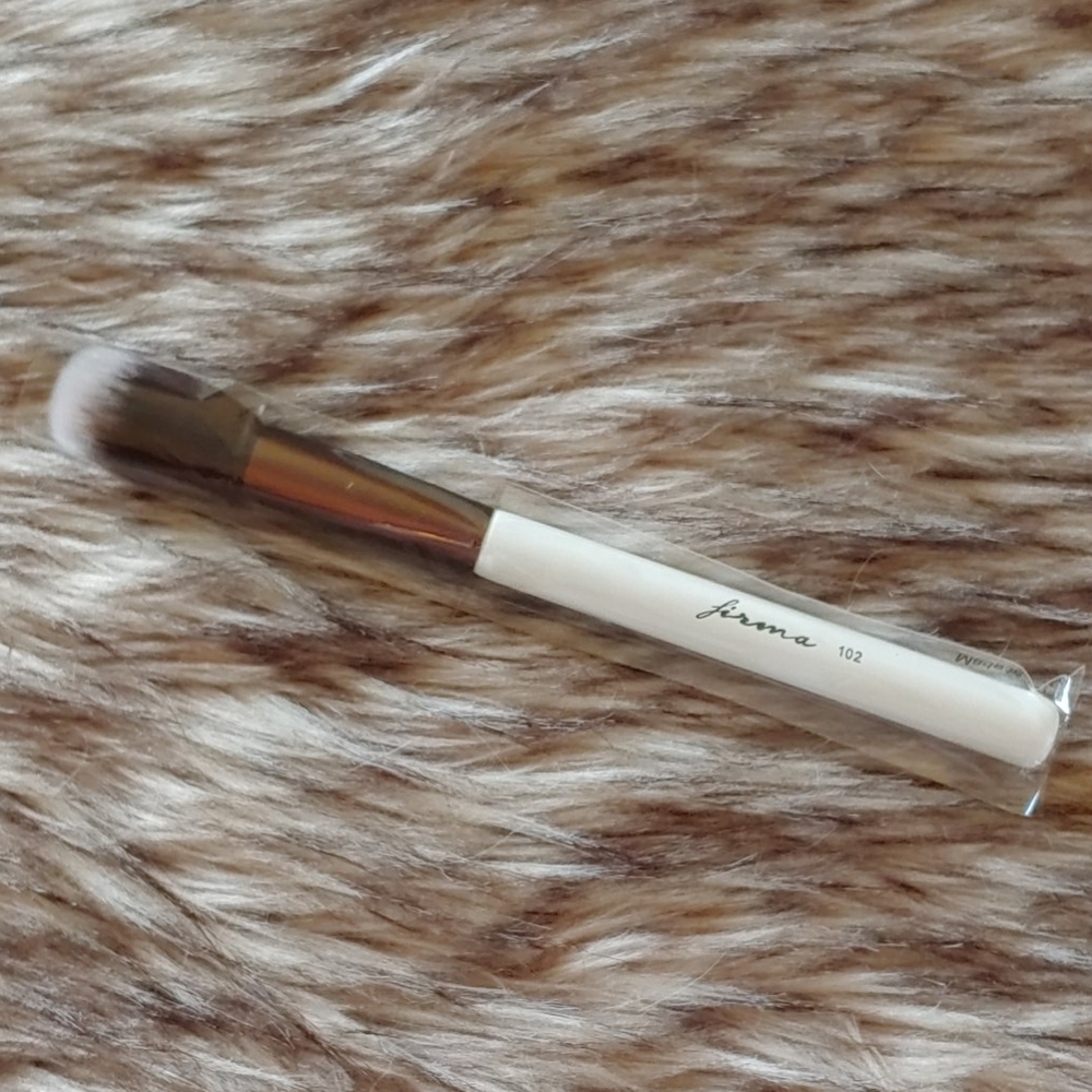 Firma #102 makeup brush